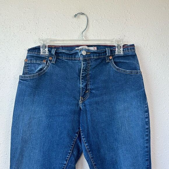 EUC Relaxed Bootcut Levi’s Women’s Jeans - Picture 2 of 7